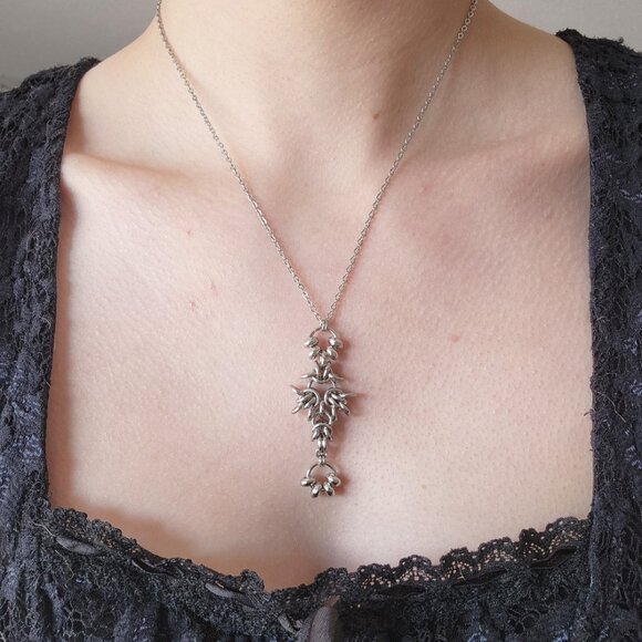 Gothic medieval witch chainmaille necklace with a small silver chain - Picture 5 of 9